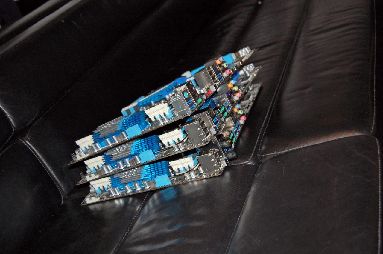 [25/10/2011] Sockel-2011-Mainboards Sabertooth X79, Rampage IV Extreme und P9X79-Serie von Asus (28)