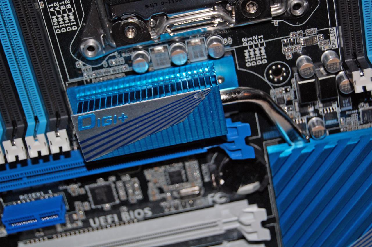 [25/10/2011] Sockel-2011-Mainboards Sabertooth X79, Rampage IV Extreme und P9X79-Serie von Asus (32)