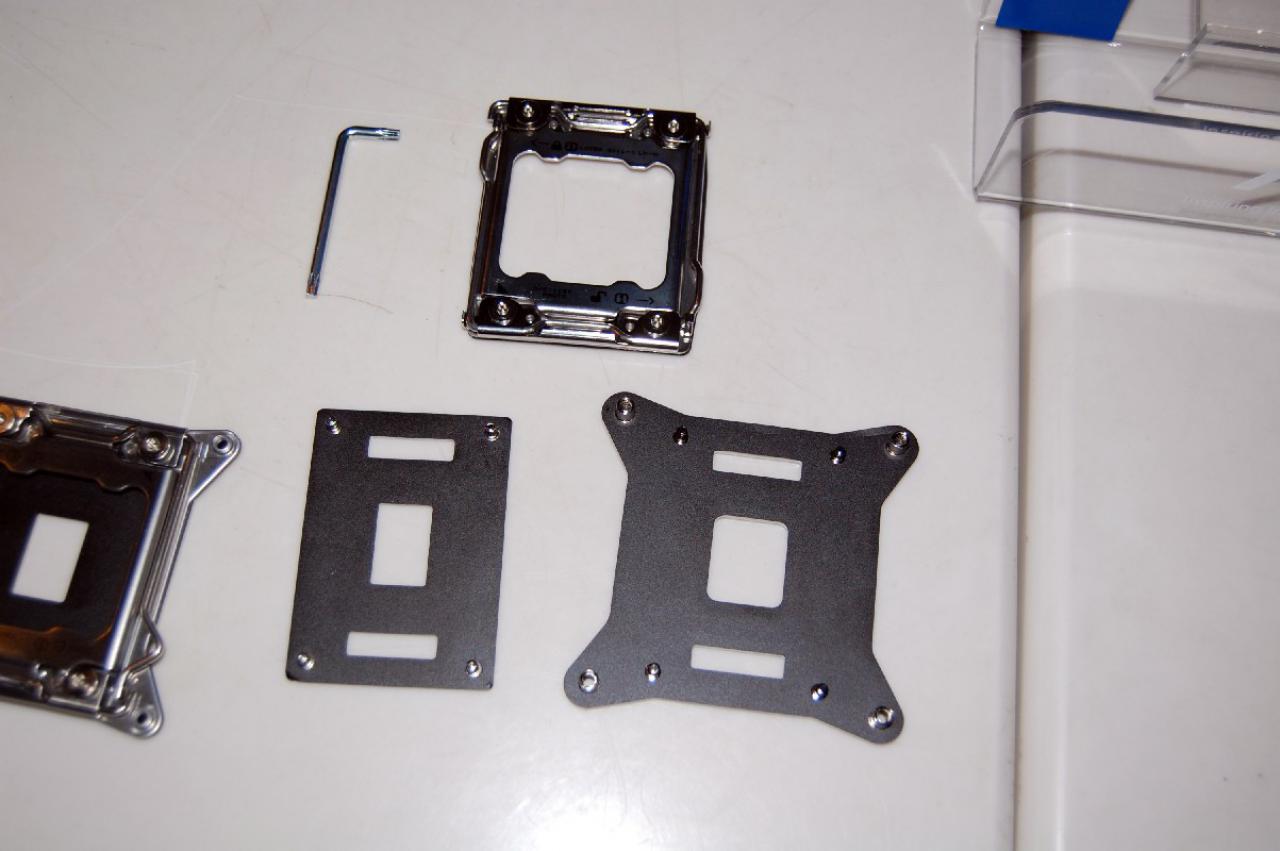 [25/10/2011] Sockel-2011-Mainboards Sabertooth X79, Rampage IV Extreme und P9X79-Serie von Asus (35)