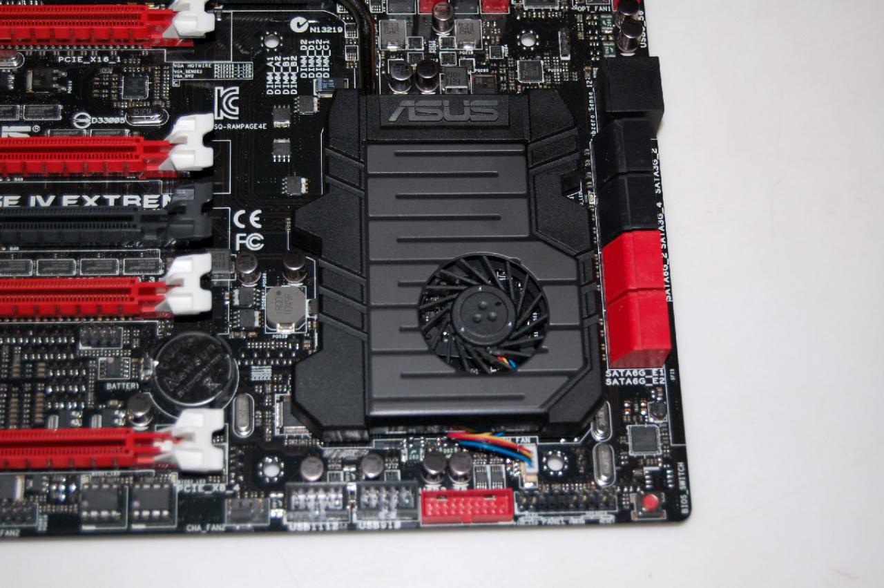 [25/10/2011] Sockel-2011-Mainboards Sabertooth X79, Rampage IV Extreme und P9X79-Serie von Asus (48)