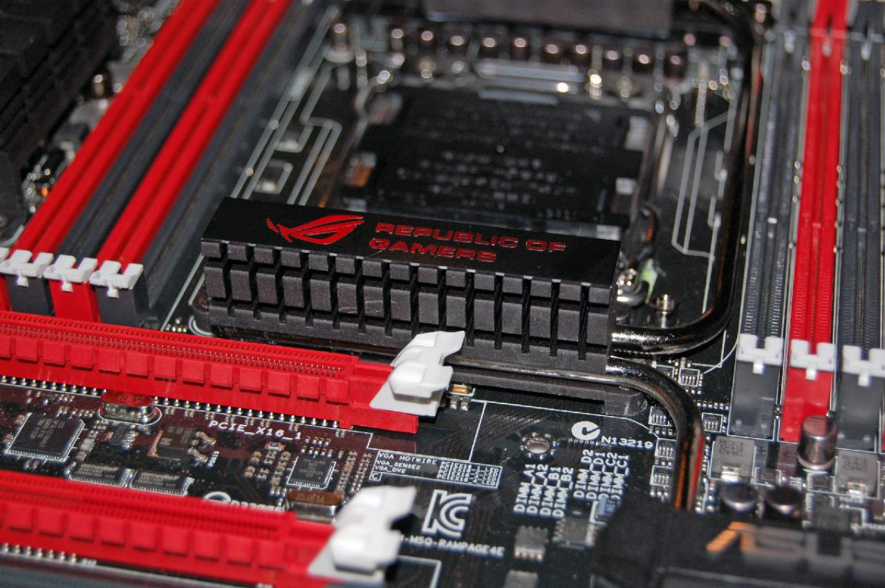 [25/10/2011] Sockel-2011-Mainboards Sabertooth X79, Rampage IV Extreme und P9X79-Serie von Asus (50)