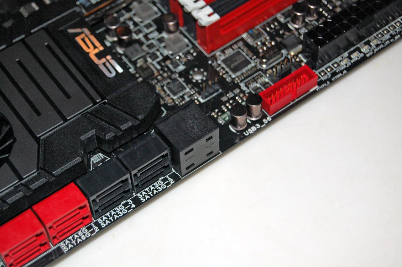 [25/10/2011] Sockel-2011-Mainboards Sabertooth X79, Rampage IV Extreme und P9X79-Serie von Asus (51)