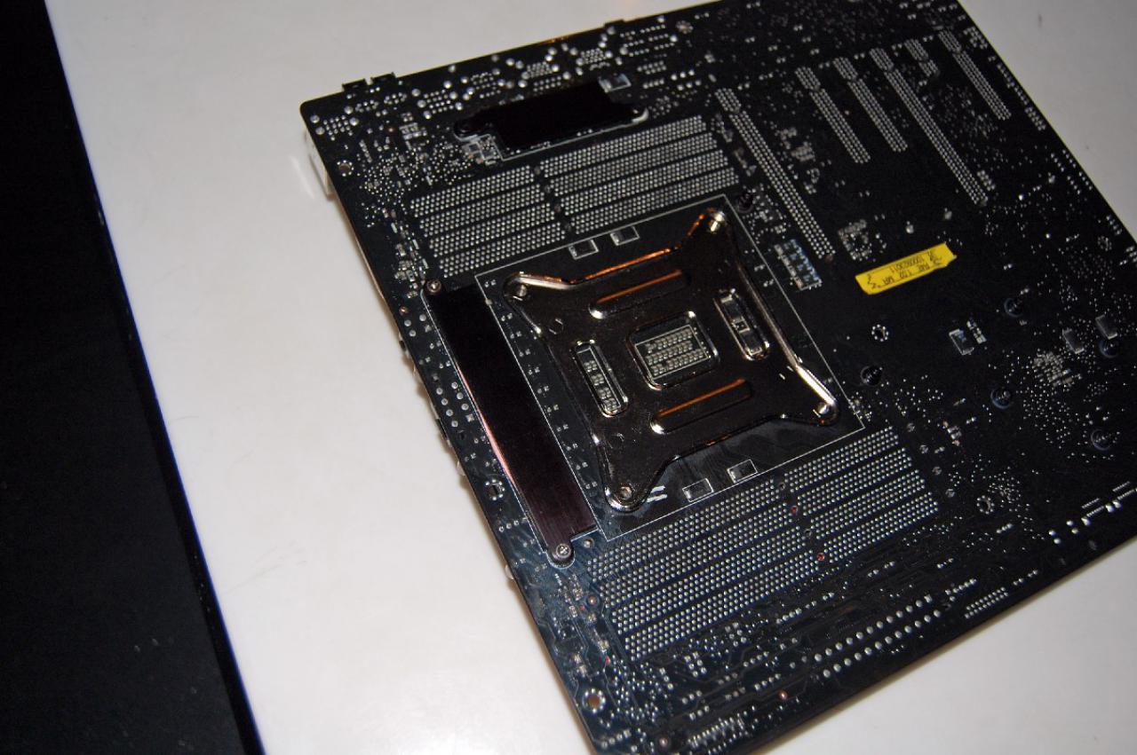 [25/10/2011] Sockel-2011-Mainboards Sabertooth X79, Rampage IV Extreme und P9X79-Serie von Asus (54)