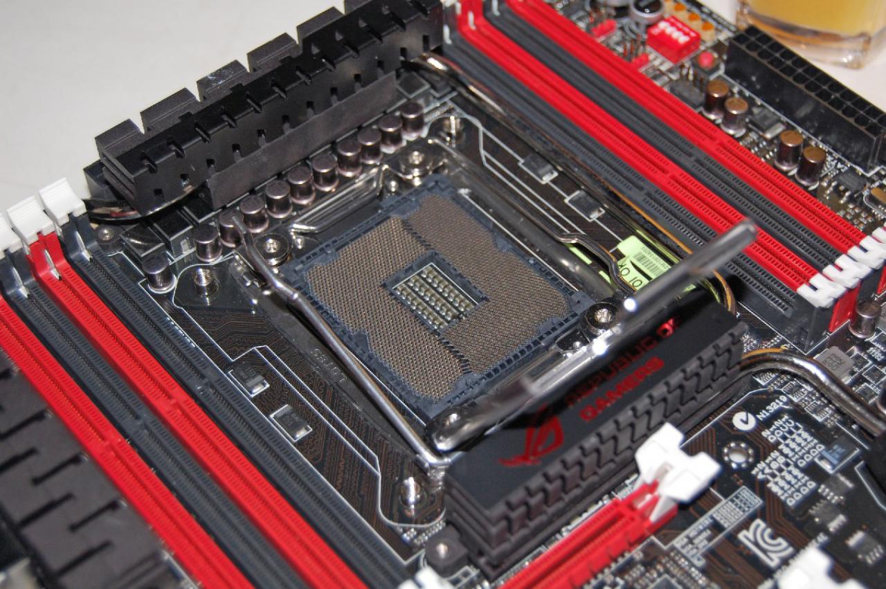 [25/10/2011] Sockel-2011-Mainboards Sabertooth X79, Rampage IV Extreme und P9X79-Serie von Asus (56)
