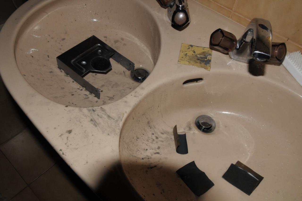 [14/10/2011] Interne Wasserkühlung in einem Flightcase samt Lautsprechern: Die Casecon von PCGHX-User negert (10)