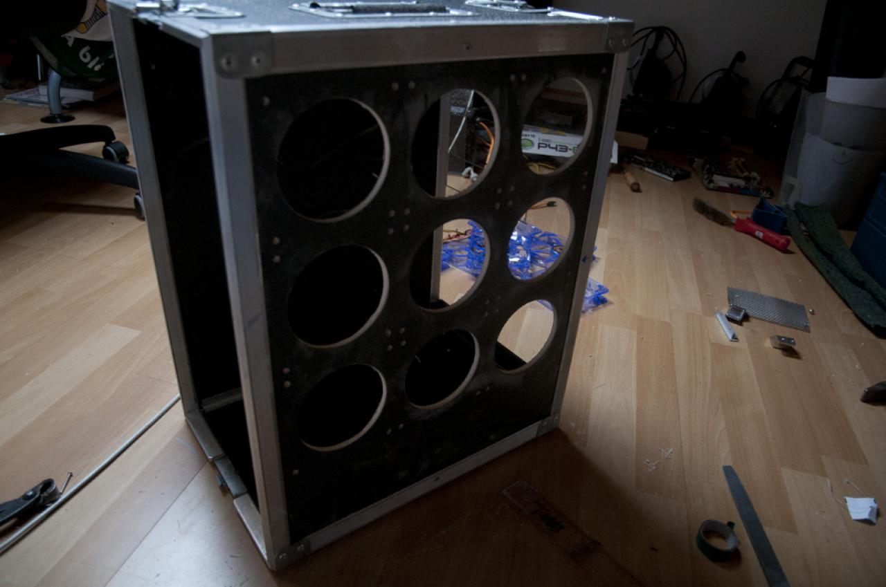 [14/10/2011] Interne Wasserkühlung in einem Flightcase samt Lautsprechern: Die Casecon von PCGHX-User negert (11)