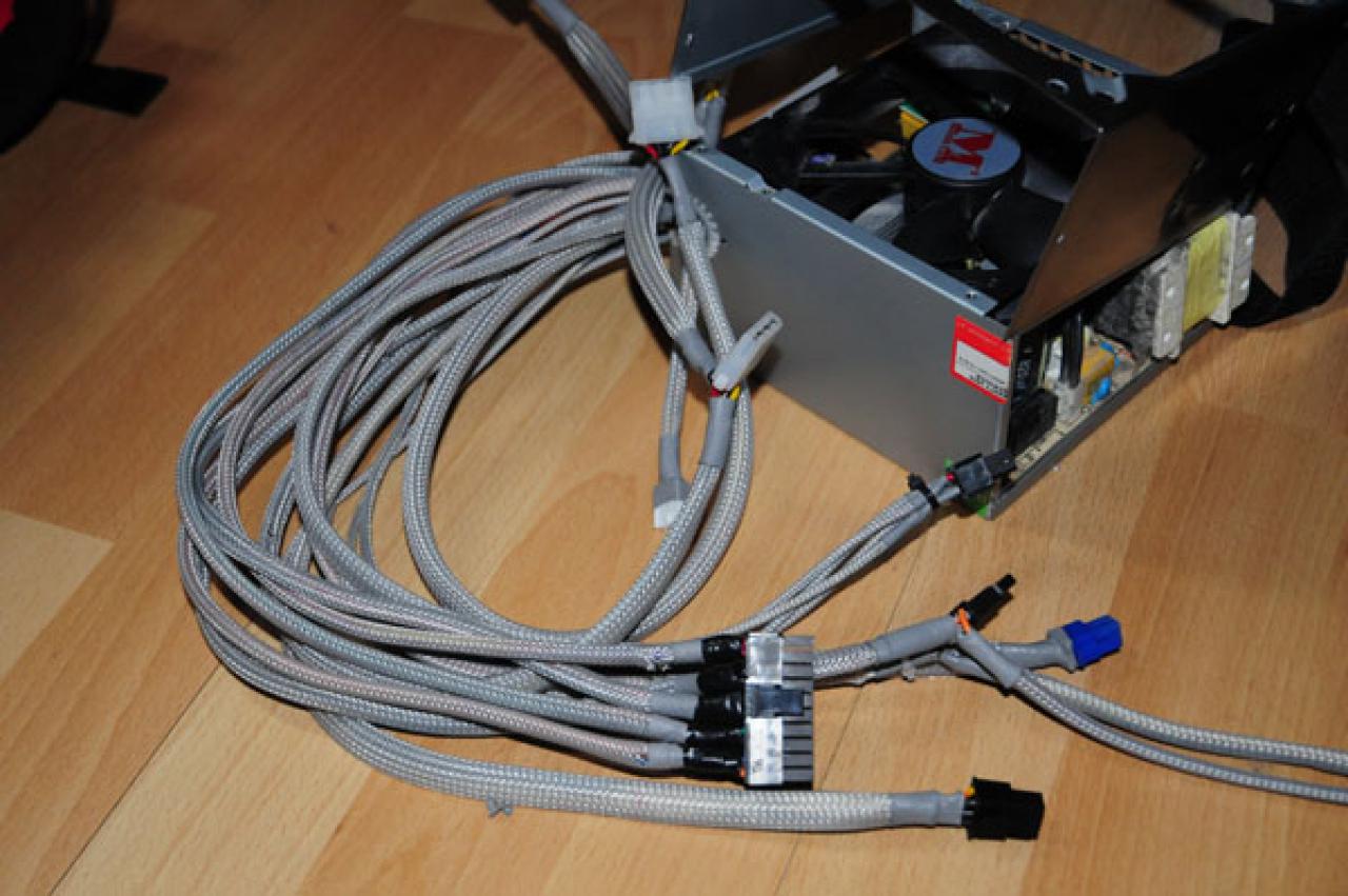 [14/10/2011] Interne Wasserkühlung in einem Flightcase samt Lautsprechern: Die Casecon von PCGHX-User negert (28)