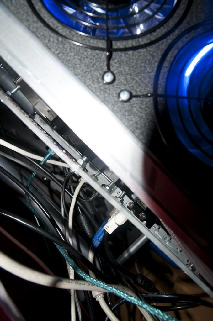 [14/10/2011] Interne Wasserkühlung in einem Flightcase samt Lautsprechern: Die Casecon von PCGHX-User negert (41)