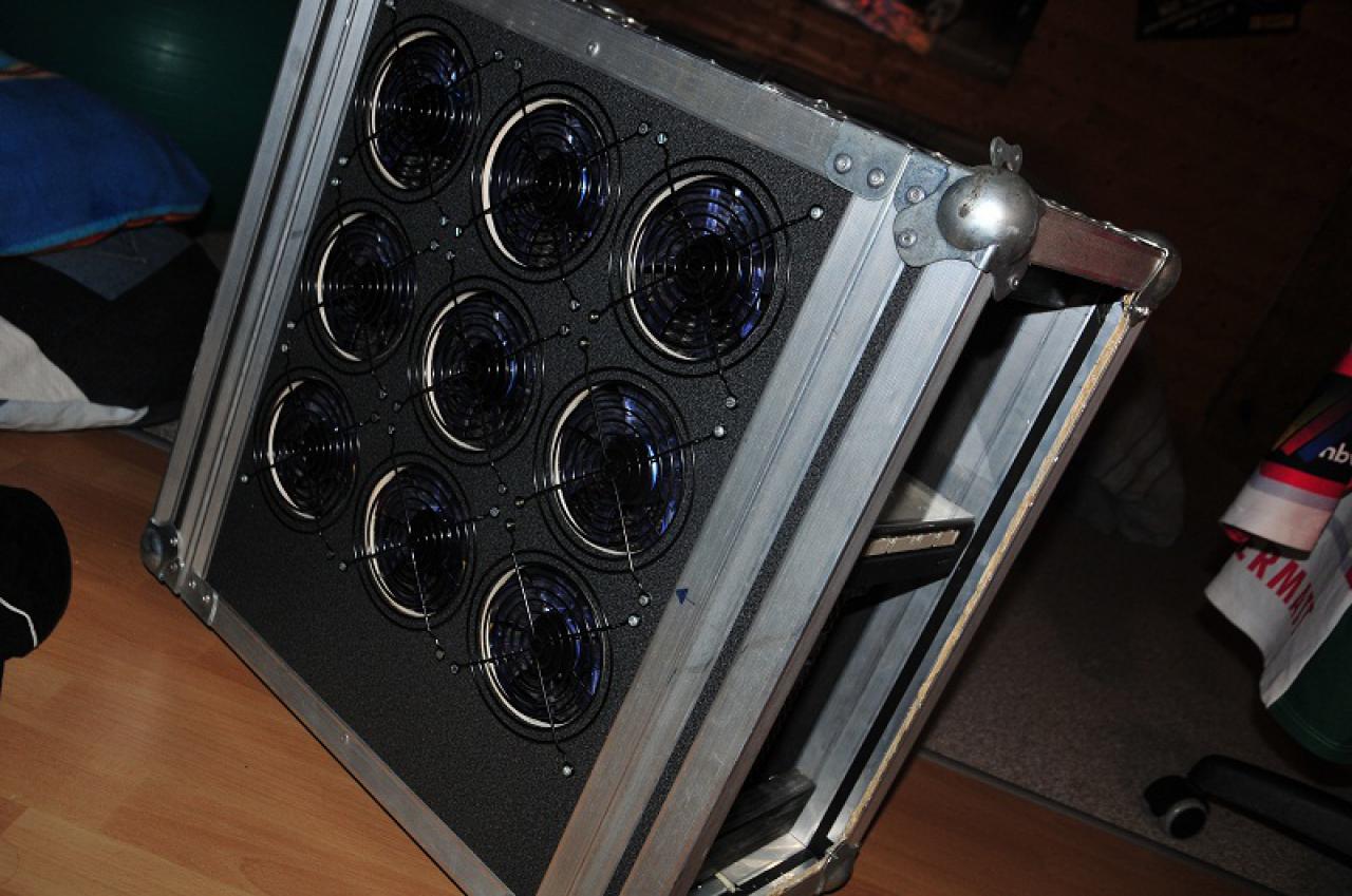 [14/10/2011] Interne Wasserkühlung in einem Flightcase samt Lautsprechern: Die Casecon von PCGHX-User negert (47)
