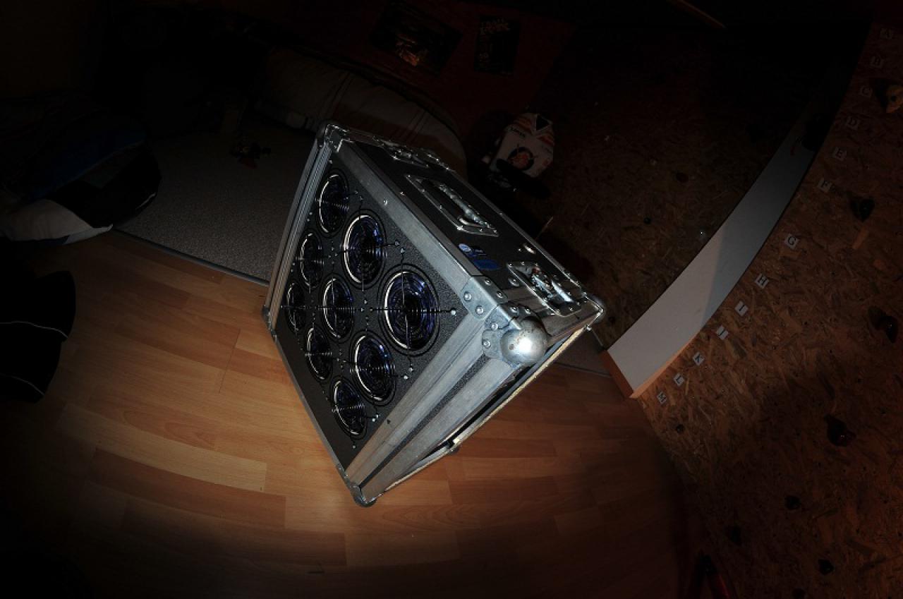 [14/10/2011] Interne Wasserkühlung in einem Flightcase samt Lautsprechern: Die Casecon von PCGHX-User negert (50)