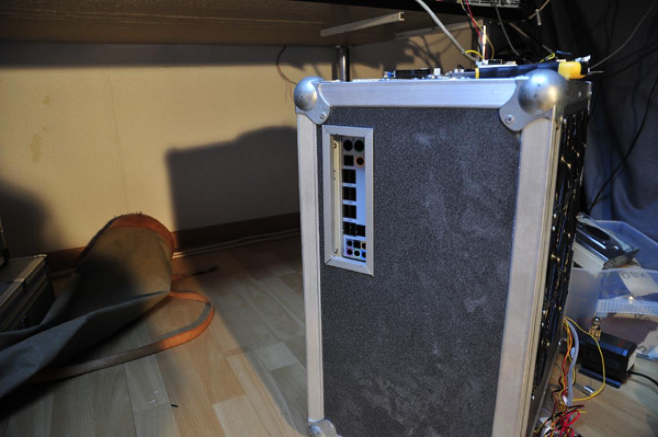 [14/10/2011] Interne Wasserkühlung in einem Flightcase samt Lautsprechern: Die Casecon von PCGHX-User negert (73)