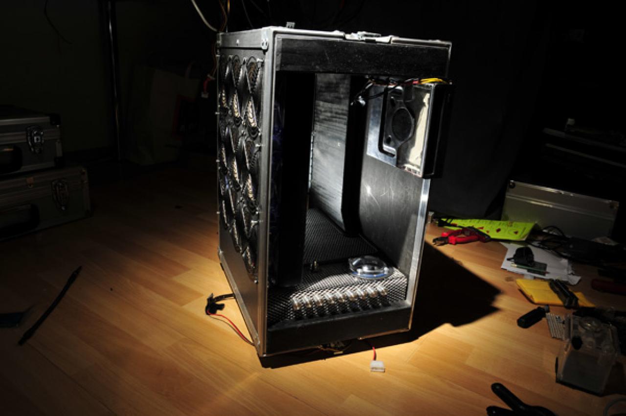 [14/10/2011] Interne Wasserkühlung in einem Flightcase samt Lautsprechern: Die Casecon von PCGHX-User negert (92)