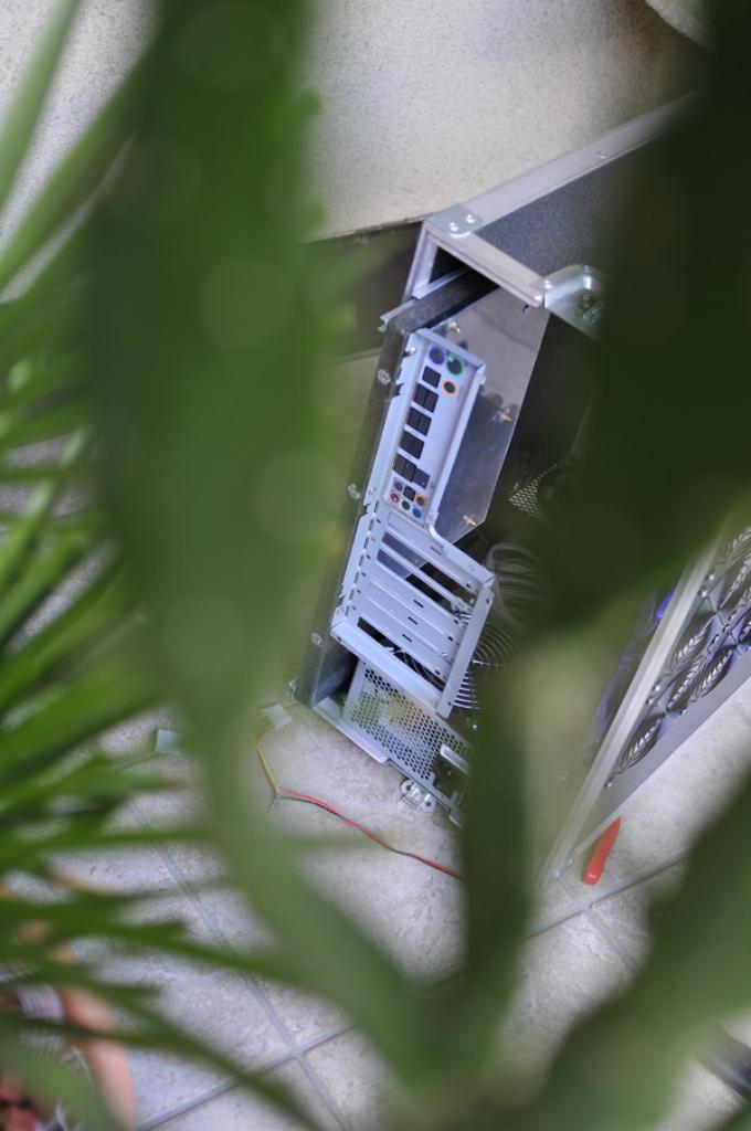 [14/10/2011] Interne Wasserkühlung in einem Flightcase samt Lautsprechern: Die Casecon von PCGHX-User negert (98)