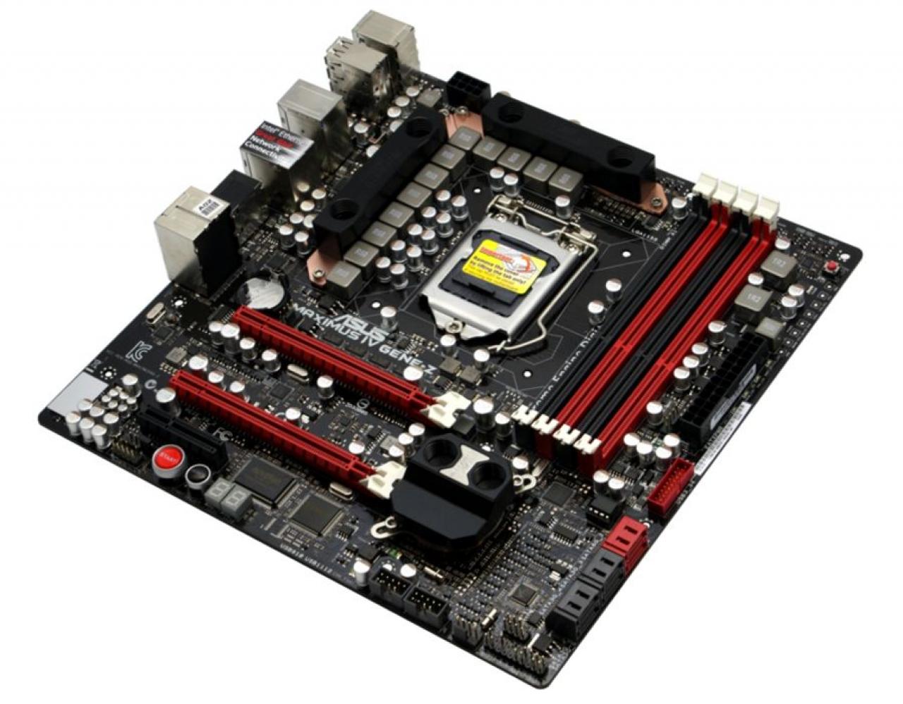 [02/10/2011] Asus Maximus IV Gene-Z mit Watercool-Kühlern in der LT-Ausführung.