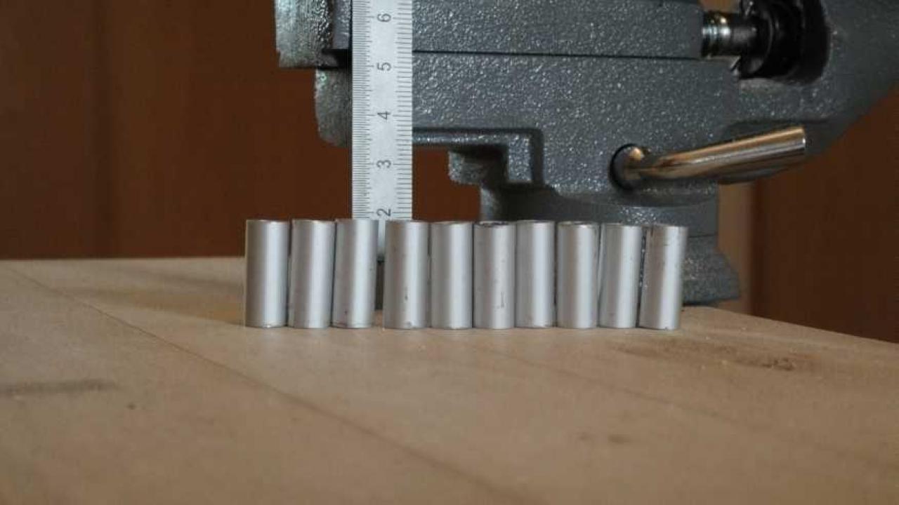 [07/10/2011] MatMades142 Holz-Casecon: Wassergekühlte Detailarbeit samt Sandy Bridge und Fermi-Grafikkarte (7)