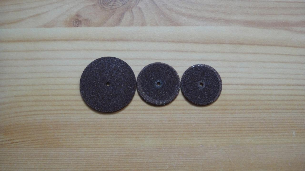 [07/10/2011] MatMades142 Holz-Casecon: Wassergekühlte Detailarbeit samt Sandy Bridge und Fermi-Grafikkarte (10)