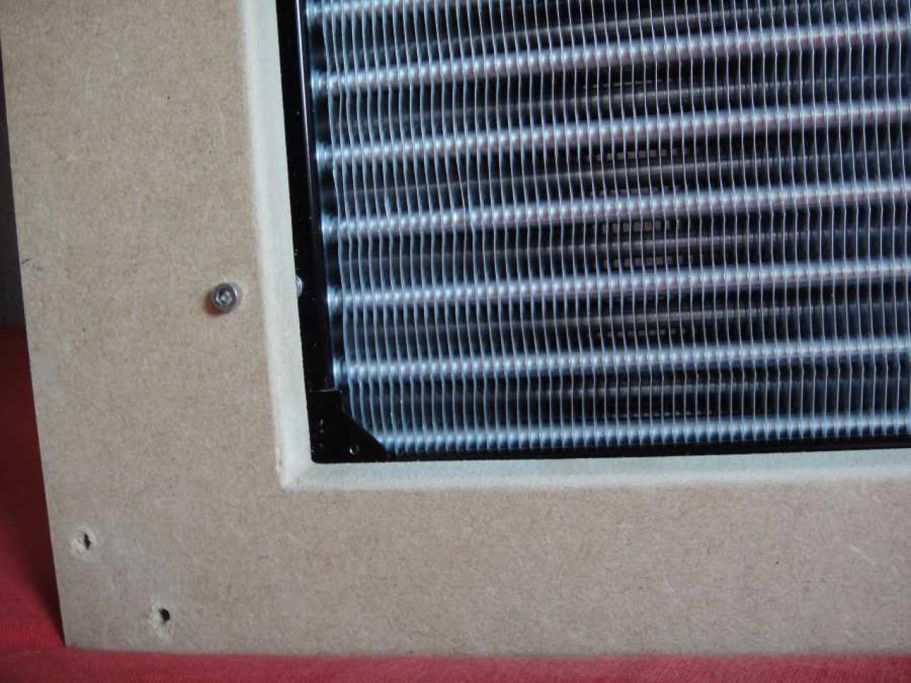 [07/10/2011] MatMades142 Holz-Casecon: Wassergekühlte Detailarbeit samt Sandy Bridge und Fermi-Grafikkarte (124)