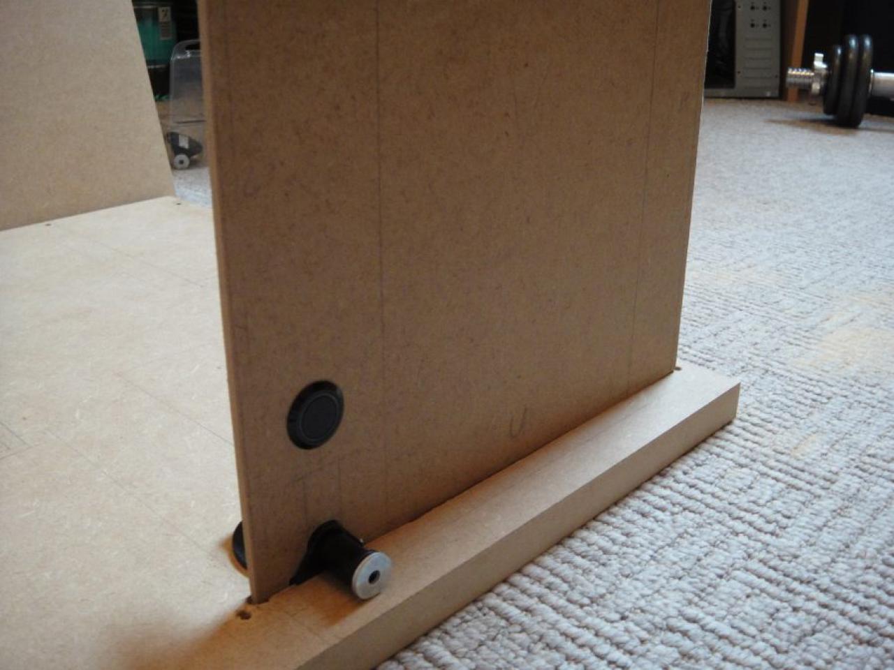 [07/10/2011] MatMades142 Holz-Casecon: Wassergekühlte Detailarbeit samt Sandy Bridge und Fermi-Grafikkarte (28)