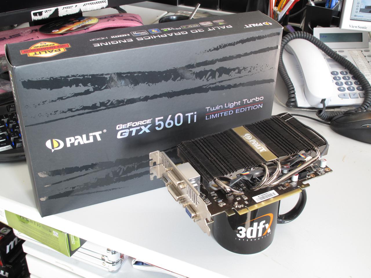 [21/10/2011] Ebenfalls testreif: Palit GTX 560 Ti Twin Light Turbo Limited Edition. Ein dem Gainward-Phantom ähnlicher Kühler nebst leichter Übertaktung zeichnen diese limitierte Grafikkarte aus. Einen Test folgt in der PCGH 01/2012.