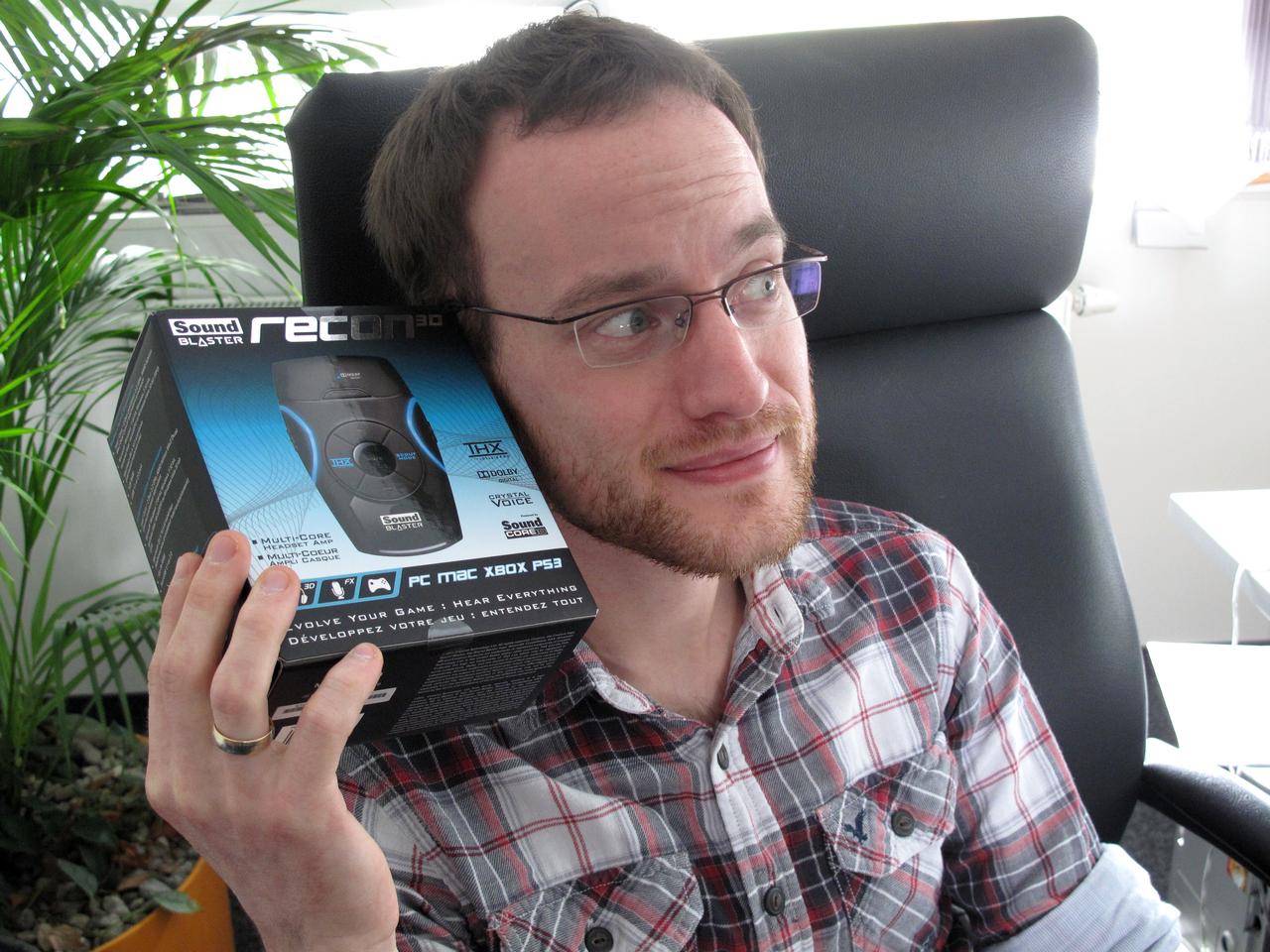[07/10/2011] Daniel Möllendorf kriegt was auf die Ohren: Das neue Soundblaster Recon 3D für PC, Mac, Xbox 360 und PS3 von Creative wartet darauf von ihm getestet zu werden.