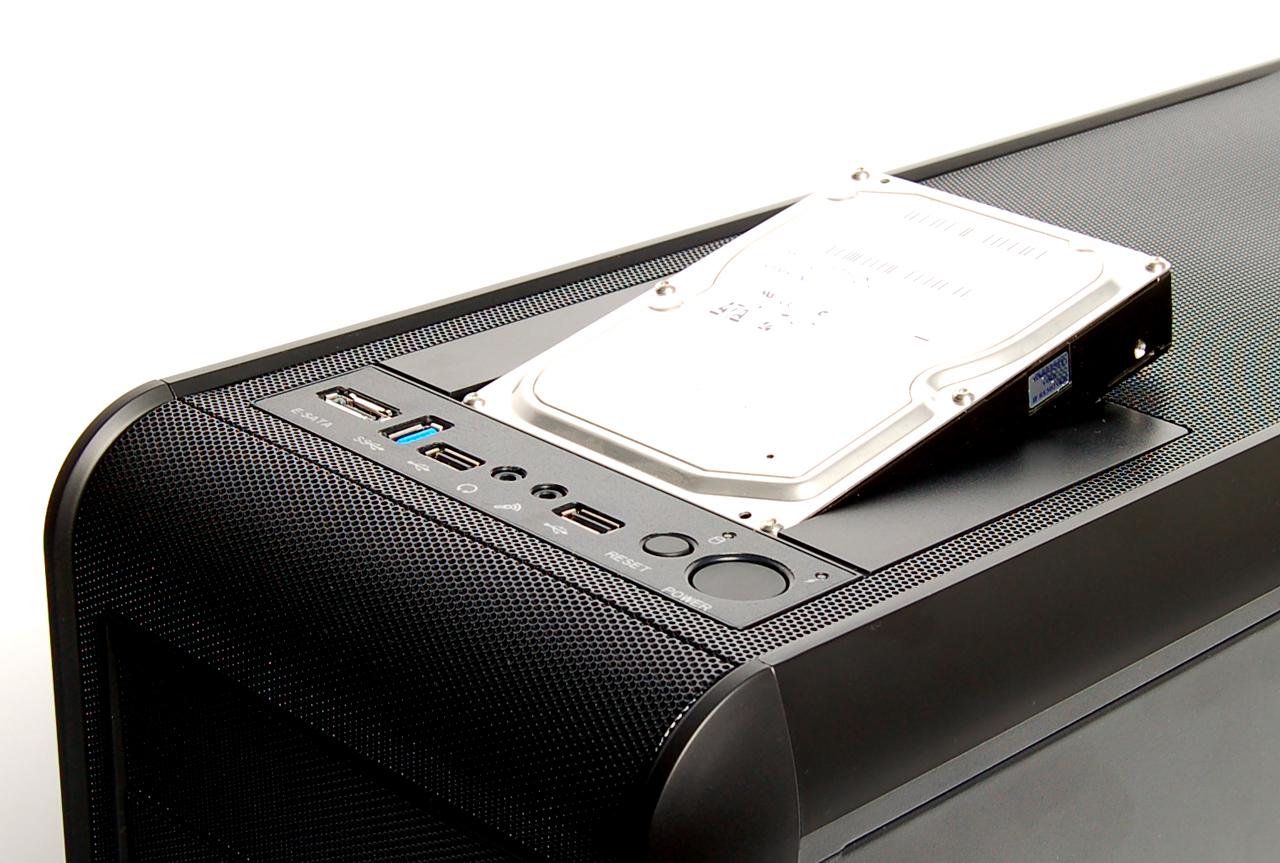 [25/10/2011] Nexus Prominent R - Neuer Silent-Tower mit Sata-Dock (2)