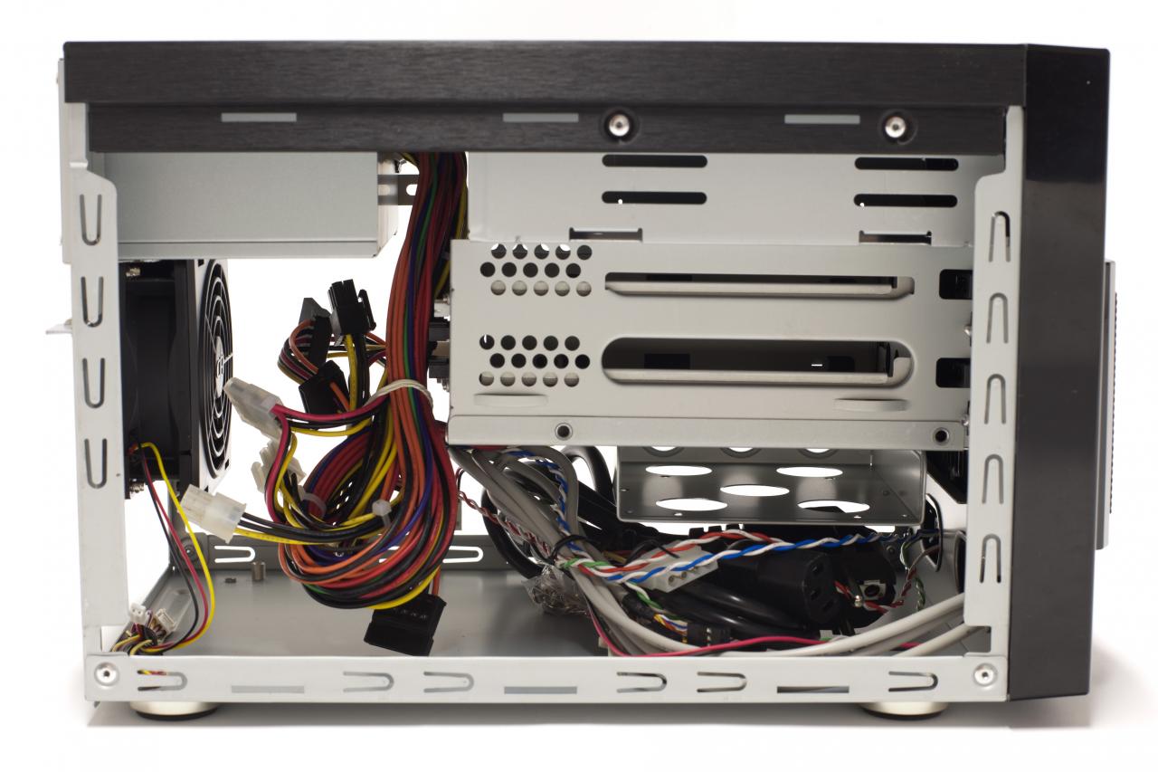 [25/10/2011] Eolize SVD-NC11-02: Neues Mini-ITX-Gehäuse aus deutschen Landen. (9)