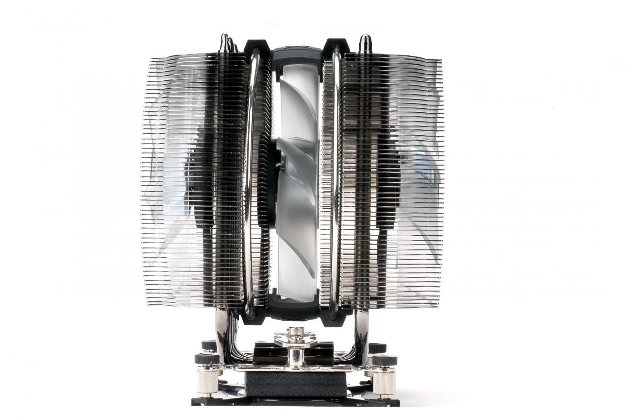 [13/10/2011] Zalman CNPS12X - Doppelturmkühler mit drei LED-Lüftern (3)