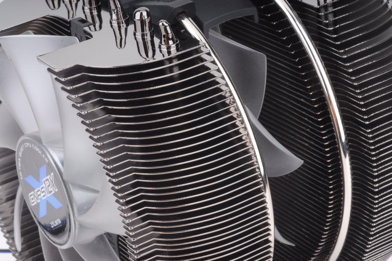 [13/10/2011] Zalman CNPS12X - Doppelturmkühler mit drei LED-Lüftern (4)