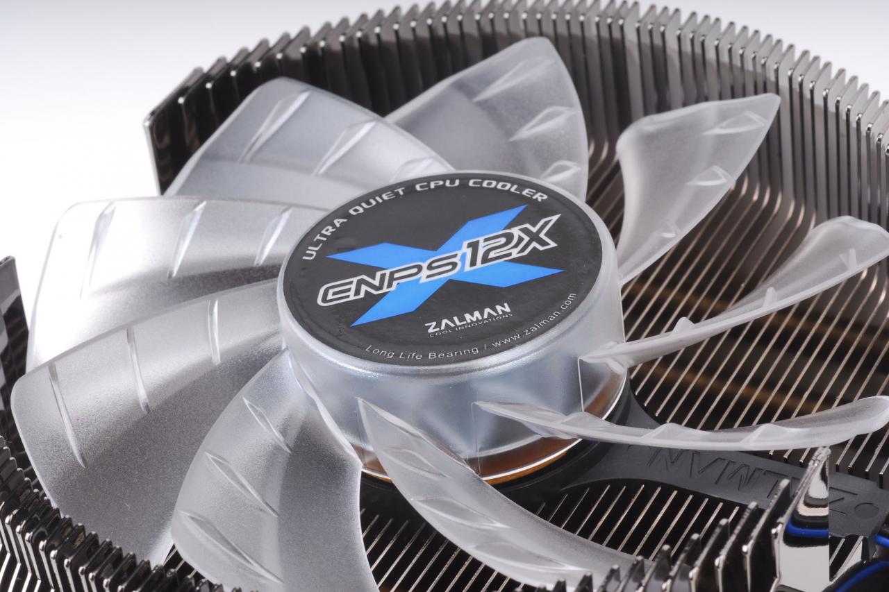 [13/10/2011] Zalman CNPS12X - Doppelturmkühler mit drei LED-Lüftern (5)