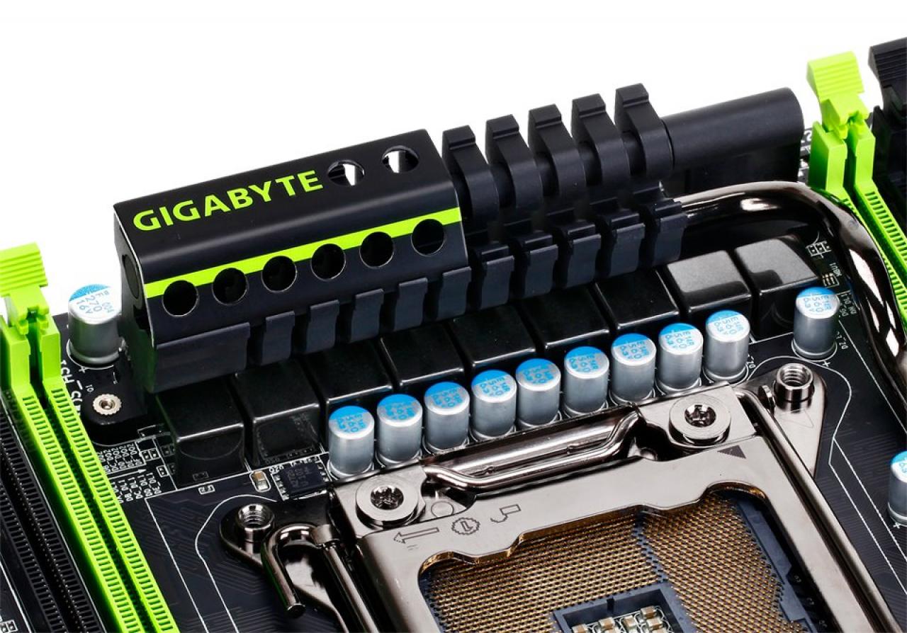 [19/10/2011] Sandy-Bridge-E: Gigabyte zeigt sein G1.Assasin 2-Killerboard mit X79-Chipsatz (2)