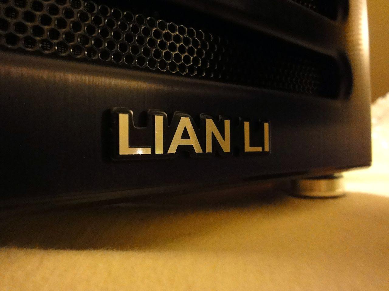 [31/10/2011] Lian-Li-Gehäuse von Schwini