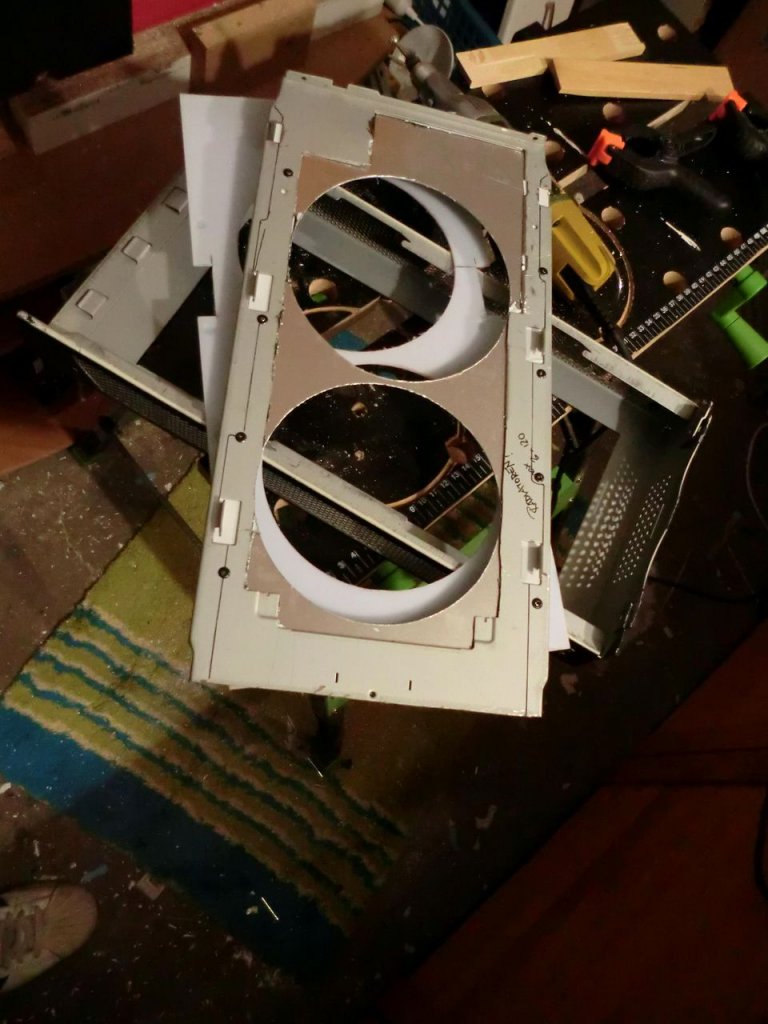 [28/10/2011] Generalüberholung einer Kellerkiste: Wasserkühlung für einen Celeron, G11-Modding und mehr (37)