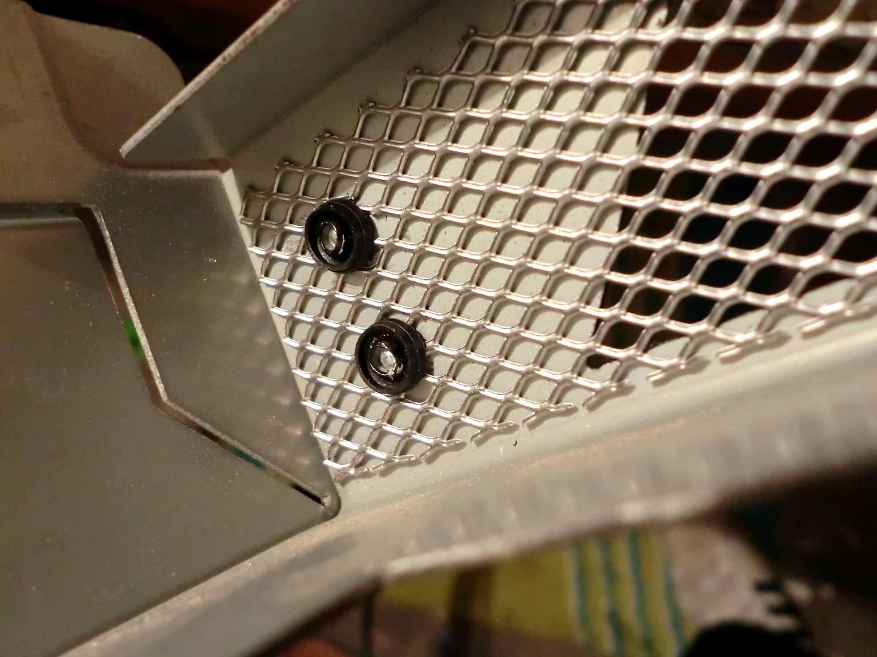 [28/10/2011] Generalüberholung einer Kellerkiste: Wasserkühlung für einen Celeron, G11-Modding und mehr (78)