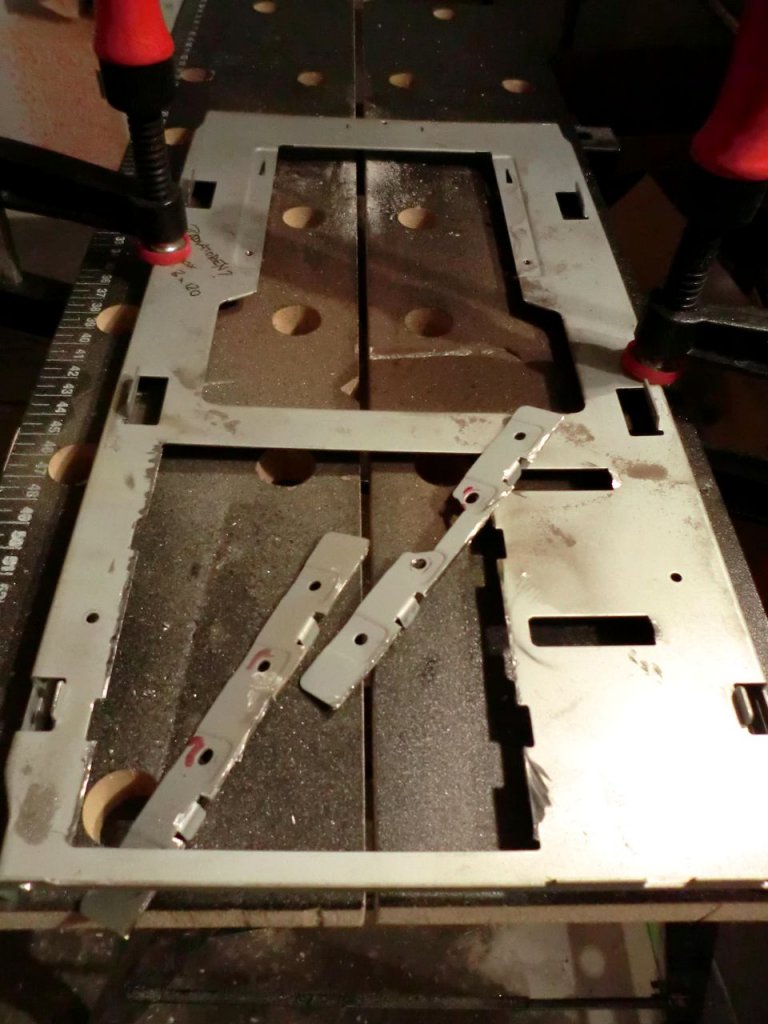 [28/10/2011] Generalüberholung einer Kellerkiste: Wasserkühlung für einen Celeron, G11-Modding und mehr (98)