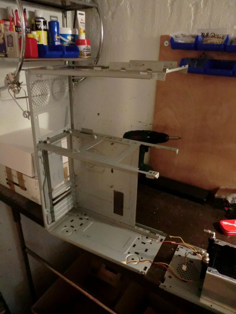 [28/10/2011] Generalüberholung einer Kellerkiste: Wasserkühlung für einen Celeron, G11-Modding und mehr (127)