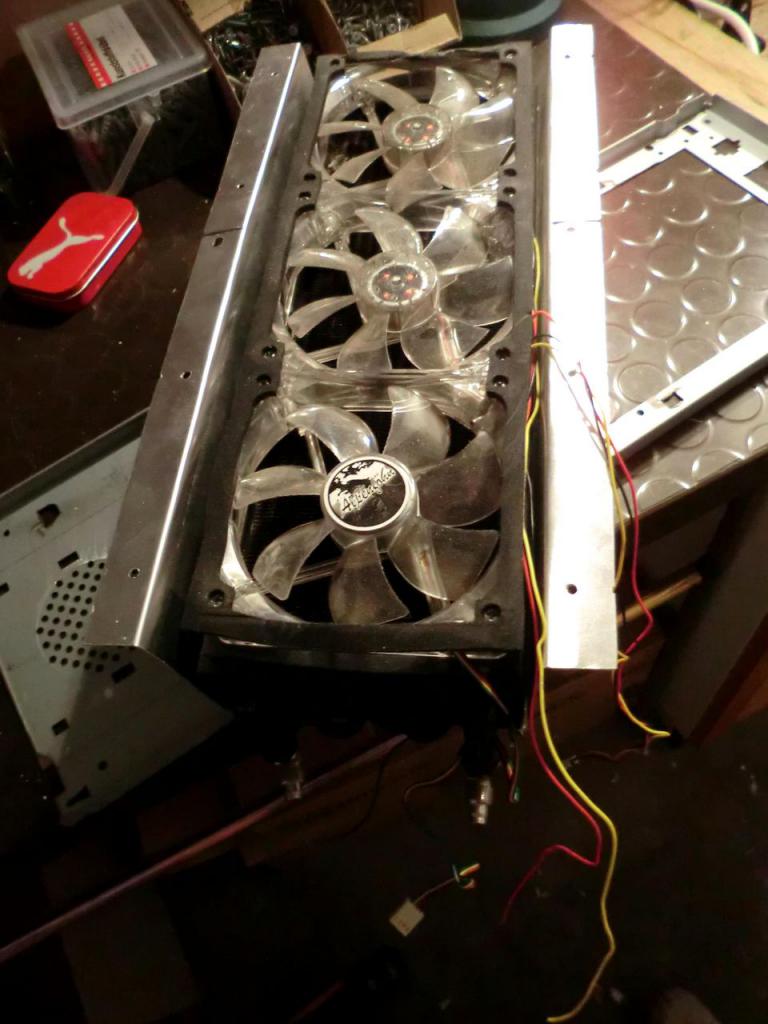 [28/10/2011] Generalüberholung einer Kellerkiste: Wasserkühlung für einen Celeron, G11-Modding und mehr (128)