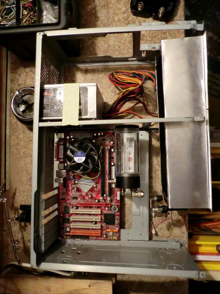 [28/10/2011] Generalüberholung einer Kellerkiste: Wasserkühlung für einen Celeron, G11-Modding und mehr (138)