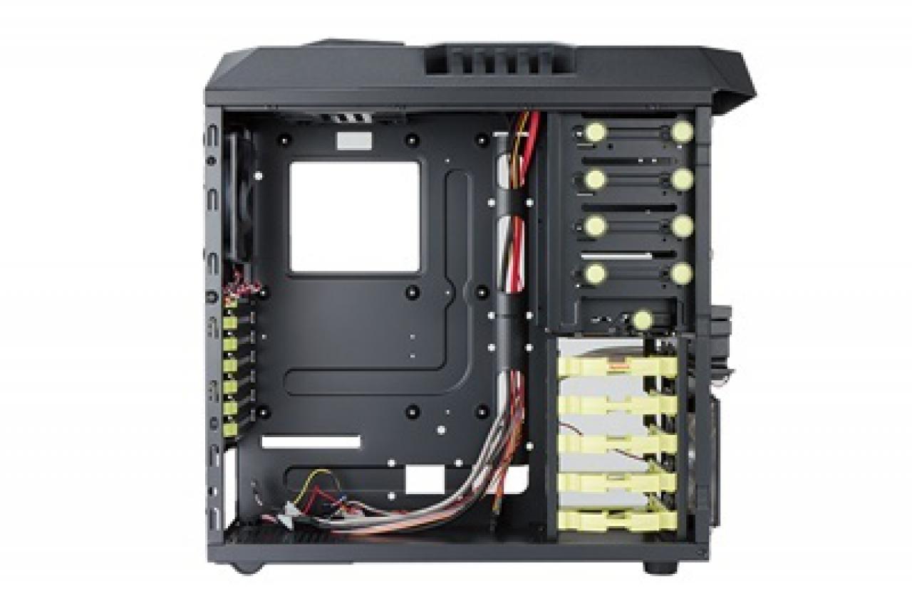 [27/11/2011] In-Win hat das neue Gehäuse BUC 101 für Spiele-PCs vorgestellt. (2)
