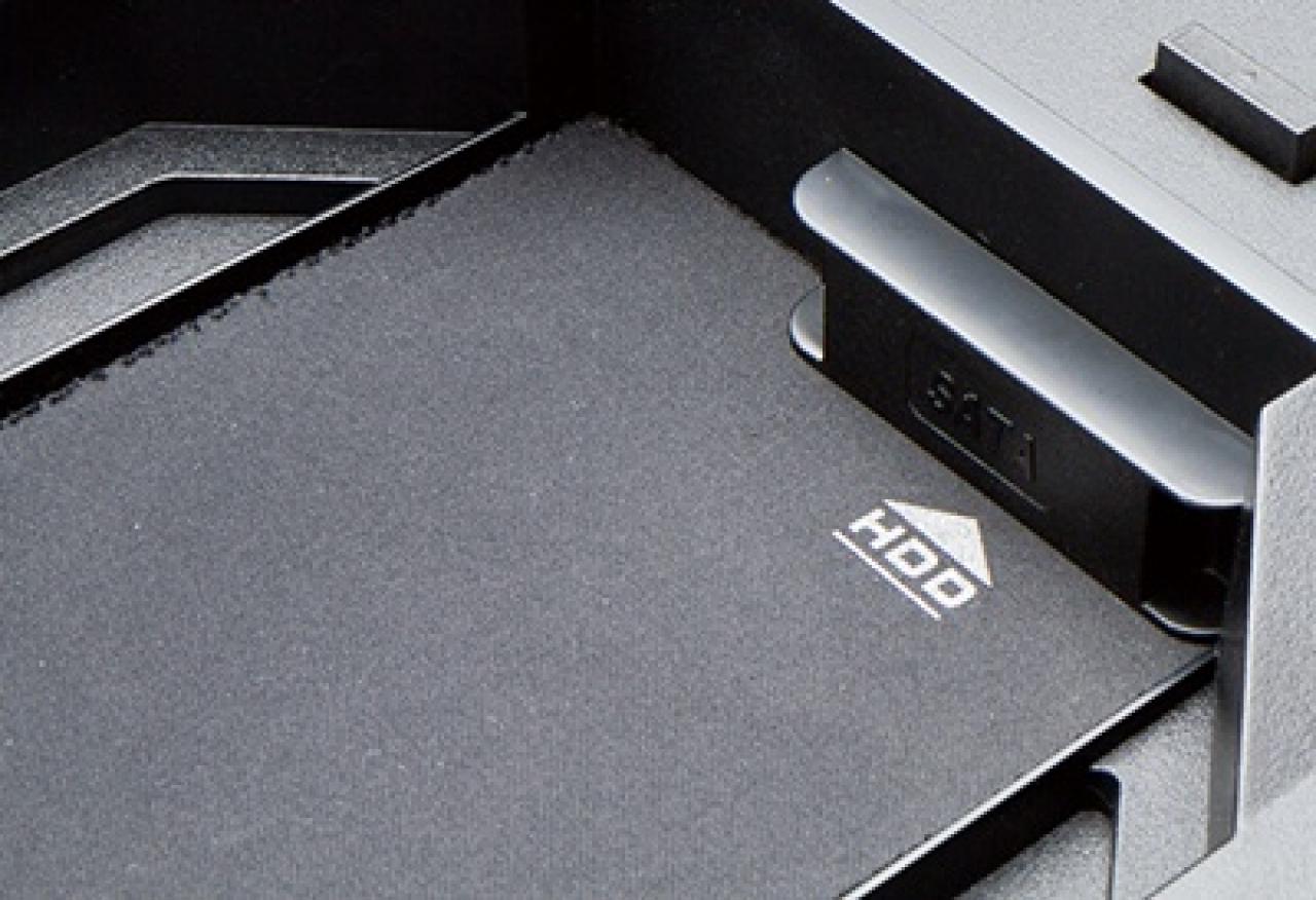 [27/11/2011] In-Win hat das neue Gehäuse BUC 101 für Spiele-PCs vorgestellt. (1)