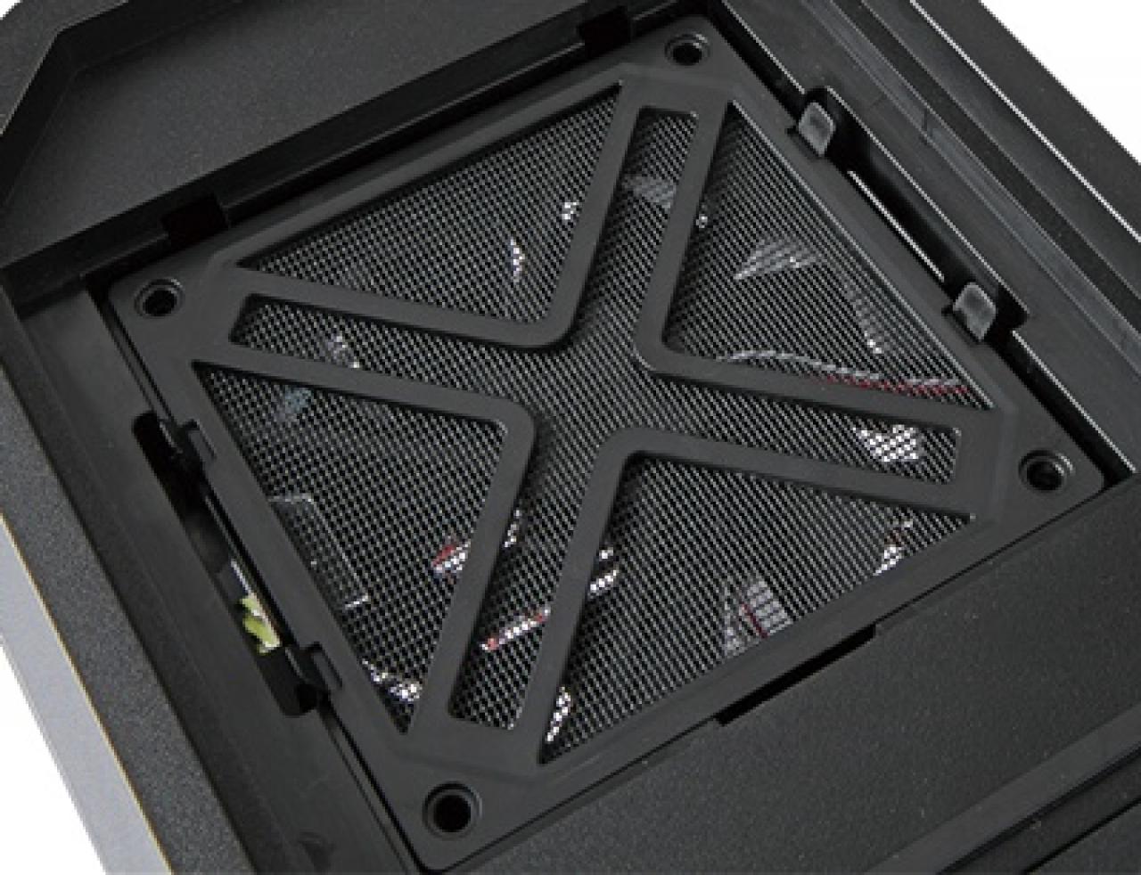 [27/11/2011] In-Win hat das neue Gehäuse BUC 101 für Spiele-PCs vorgestellt. (4)
