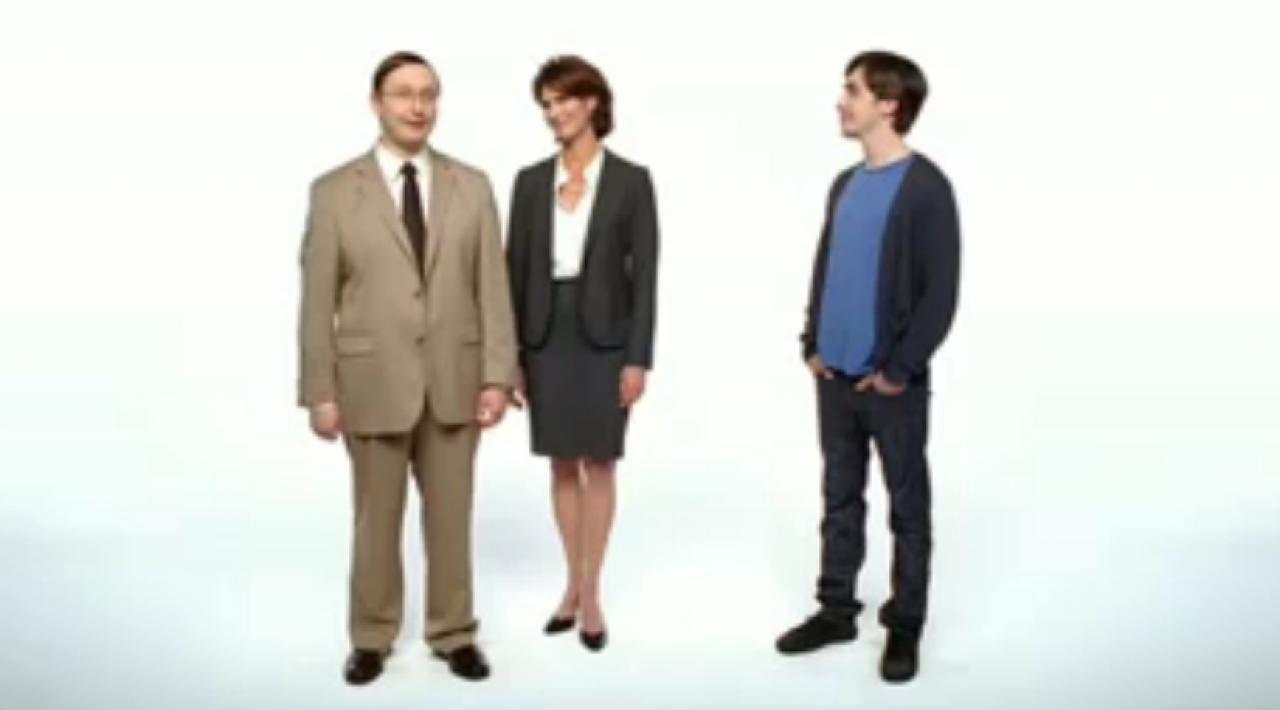 [14/11/2011] Mac vs PC Das Original hat mittlerweile unzählige Folgen, Parodien und Nachahmungen. Ein junger und moderner Typ und ein etwas spießiger Kerl bearbeiten alle Klischees, die zwischen PCs und MACs bestehen. Da Apple der Schöpfer der Trailer ist, kommt der PC dabei natürlich nie besonders gut weg. Youtube-Link