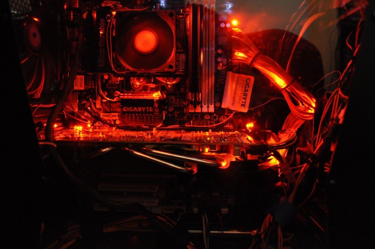 [13/11/2011] Neue Beispiele für PC-Beleuchtungen (1)