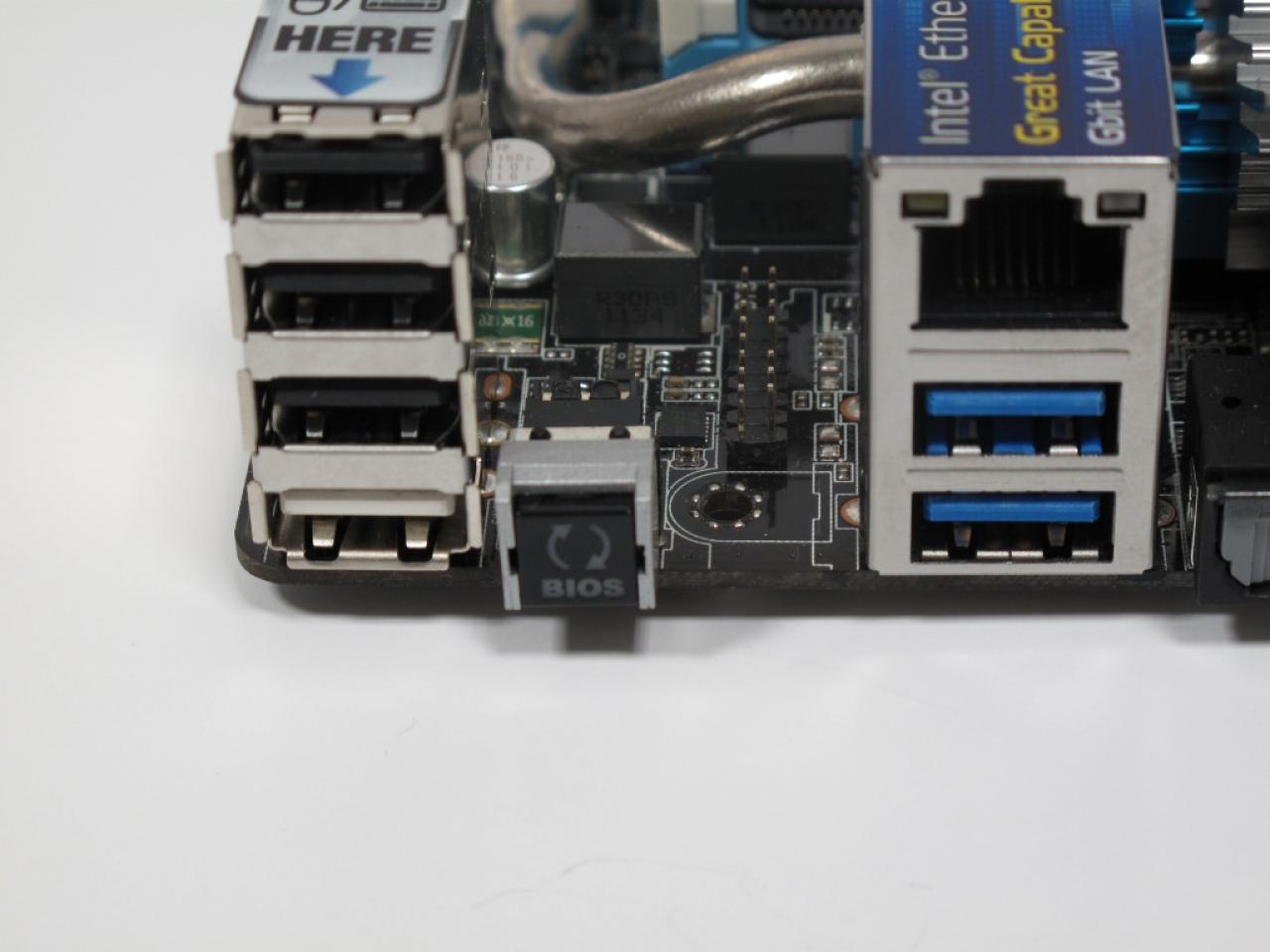 [03/11/2011] Asus P9X79 Deluxe 03