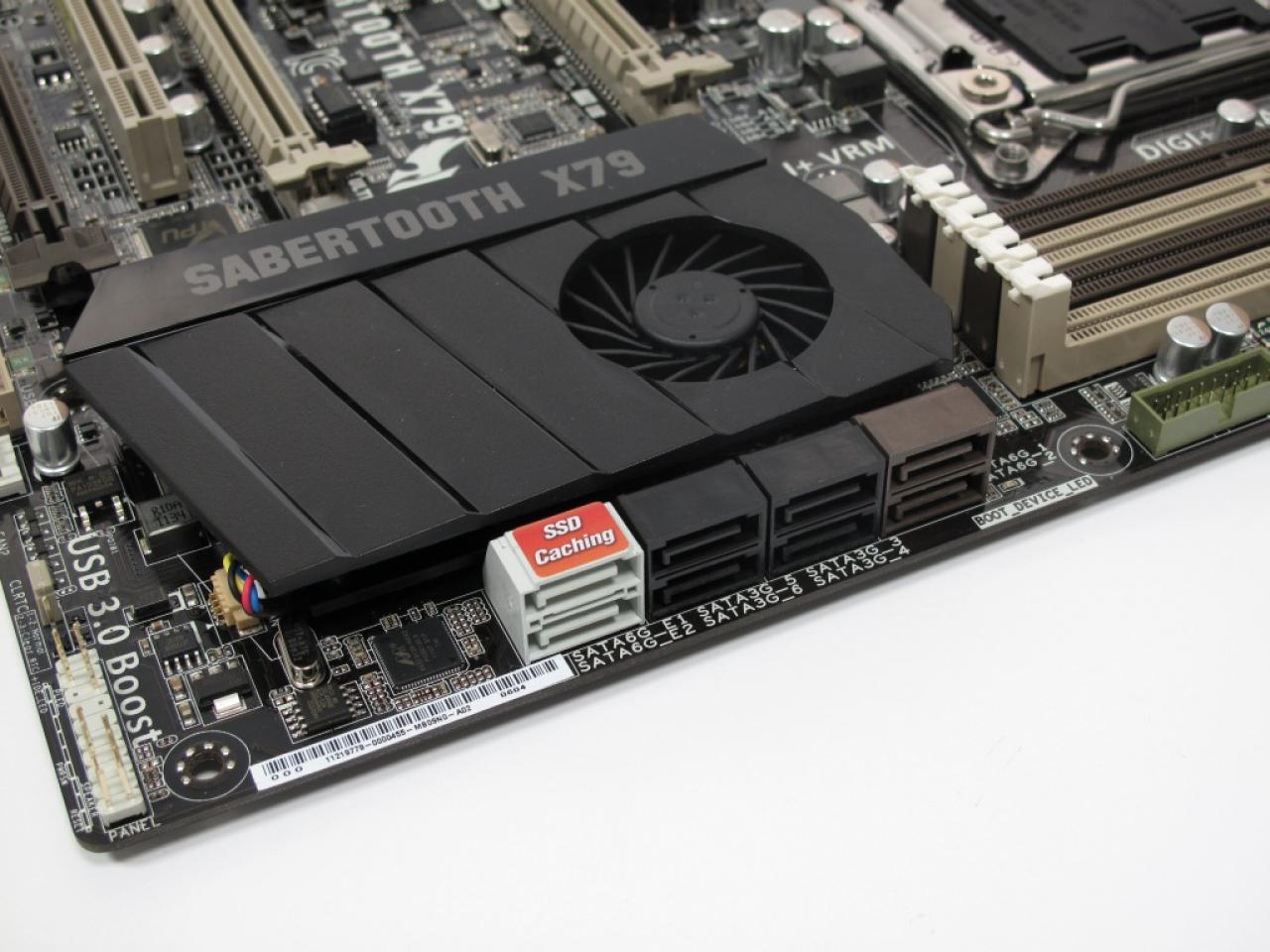 [03/11/2011] Asus Sabertooth X79 05