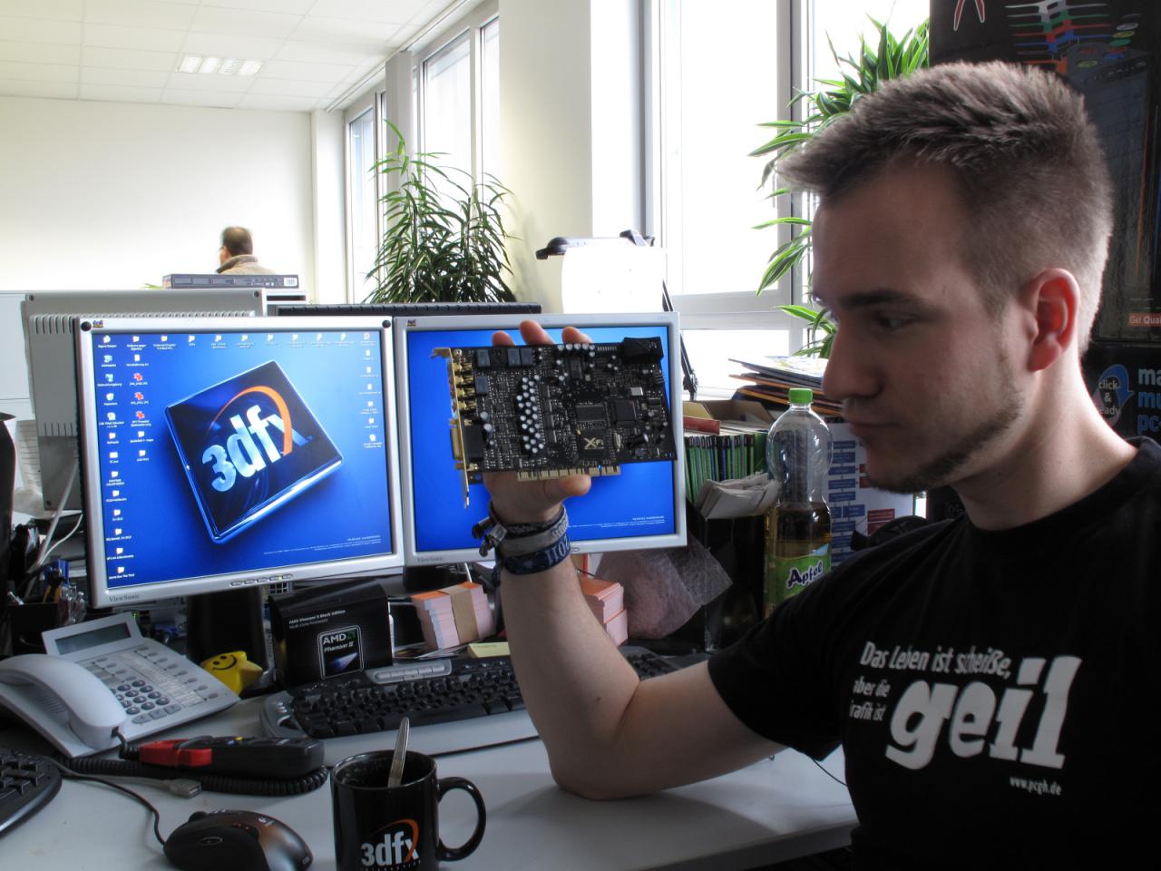[18/11/2011] Was passiert, wenn der Rechner wegen krasser Tuning-Spielchen bei der Installation eines neuen Soundtreibers abschmiert? Der Treiber lässt sich über keinen Weg mehr installieren! Als schnelle Lösung für Spiele, die ein Sound-Device verlangen (etwa Modern Warfare 3), holte Raff die gute alte X-Fi Elite Pro aus der Schublade.
