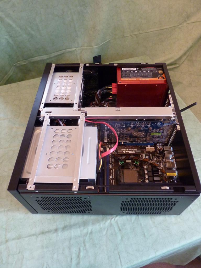 [04/11/2011] [User-Review] Lian Li PC-C60B (5)