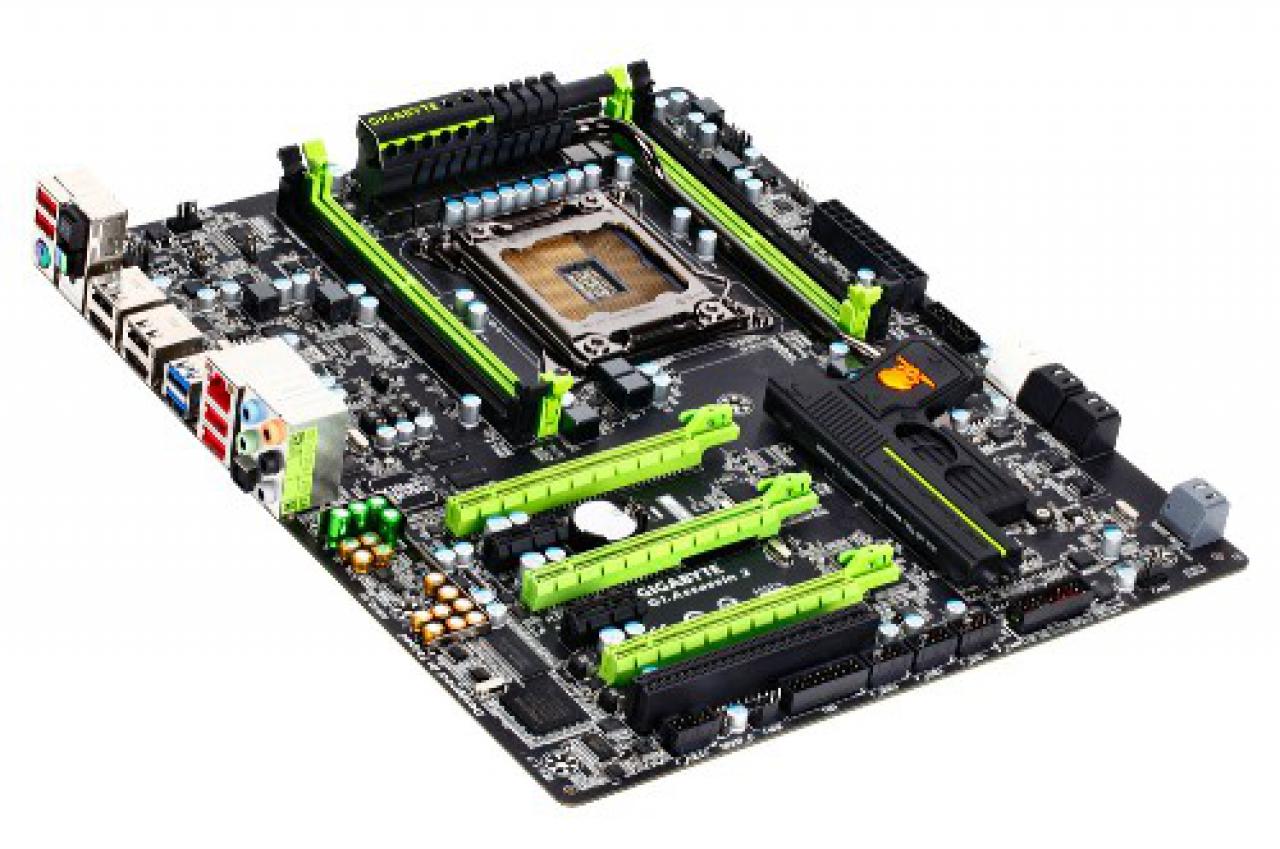 [15/11/2011] Sandy-Bridge-E: Auch Gigabyte enthüllt seine X79-Platinen. (4)