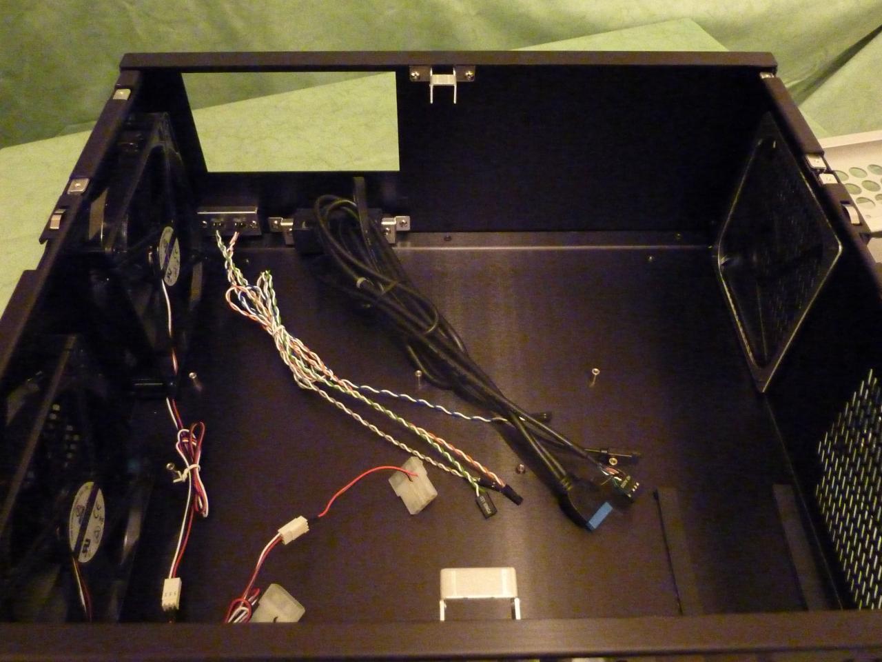 [04/11/2011] [User-Review] Lian Li PC-C60B (7)