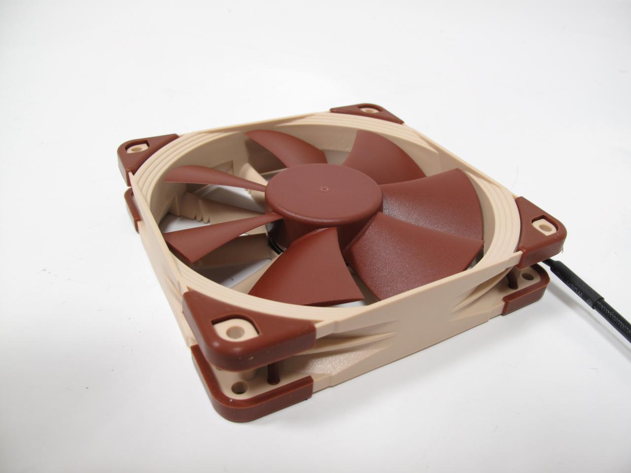 [17/11/2011] Noctua NF-F12 PWM