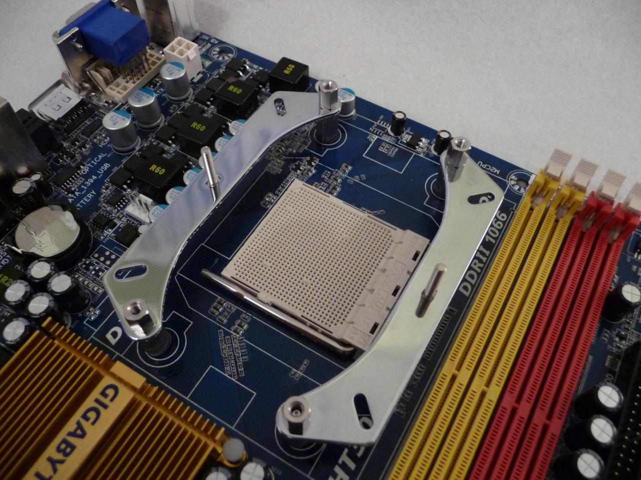 [27/11/2011] CPU-Kühler: Enermax ETS-T40-VD im PCGHX-Check - Was leistet die Lichterstrippe? (9)